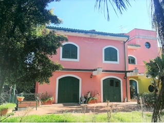 Villa singola con 2000 mq di terreno