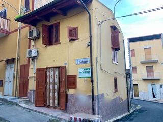 Vendo casa semi indipendente con doppia esposizione