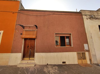 Casa indipendente piano terra, semicentrale, 120 mq di copertura + ortale, via borgo della pietà manduria