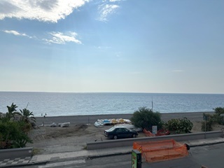 Piccolo stabile terra cielo su quattro livelli