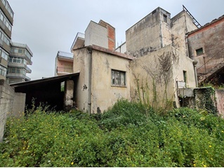 Casa singola con giardino da ristrutturare