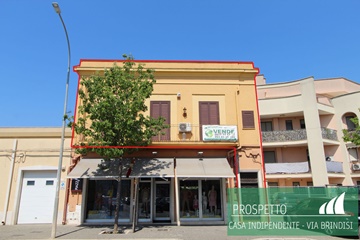 Casa indipendente abitabile in via brindisi