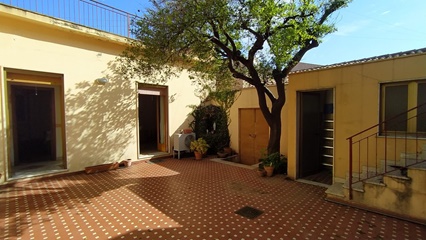 Casa indipendente con terrazzo a livello e terrazza sovrastante