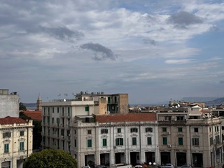 Piazza lo sardo. appartamento in piano attico.