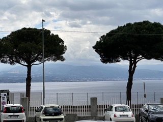 Panoramica dello stretto, appartamento panoramico e ben rifinito.